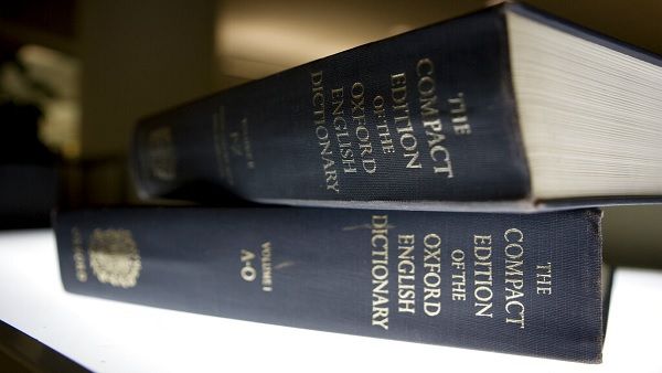 અંગ્રેજી શબ્દોના બોજ હેઠળ દટાઈ જાય છે હિન્દી શબ્દો 