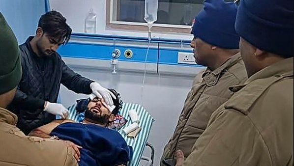 મેક્સ હોસ્પિટલમાં દાખલ છે પંત મેક્સ હોસ્પિટલમાં દાખલ છે પંત