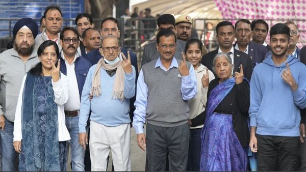 Delhi MCD Exit Poll : AAP ના ઝાડુથી સાફ થઇ જશે BJP, એક્ઝિટ પોલમાં સામે આવ્યા આંકડા