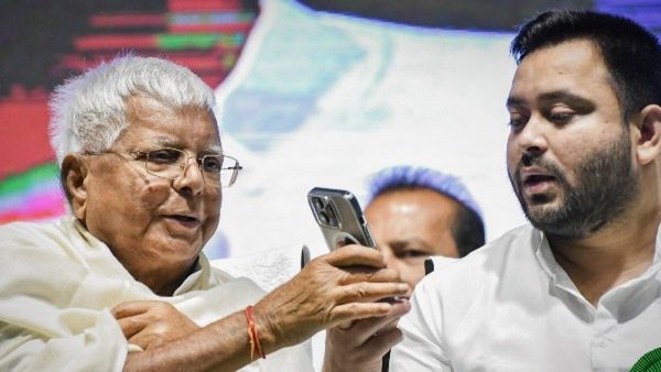 રેલવે ભ્રષ્ટાચાર મામલો: CBI એ લાલુ પ્રસાદ યાદવ વિરુદ્ધ ખોલી ફાઇલ, તેજસ્વીના નામનો પણ ઉલ્લેખ