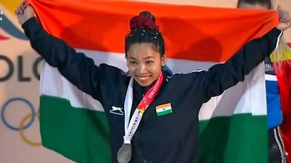'મીરબાઇ'એ ભારતને ફરી ગૌરવ અપાવ્યુ, ચાનૂએ જીત્યો વર્લ્ડ ચૈમ્પિયનશીપમાં સિલ્વર મેડલ