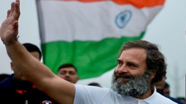 'મારા ટી-શર્ટને હાઈલાઈટ કરે છે, જે ગરીબ બાળકો ફાટેલા કપડા પહેરીને યાત્રામાં ચાલે છે, તેને મીડિયા નથી પૂછતી'