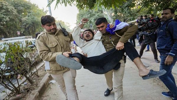 BBC ડૉક્યુમેન્ટ્રીઃ DU અને આંબેડકર યુનિવર્સિટીમાં વિવાદ બાદ આજે મુંબઈમાં સ્ક્રીનિંગનુ એલાન