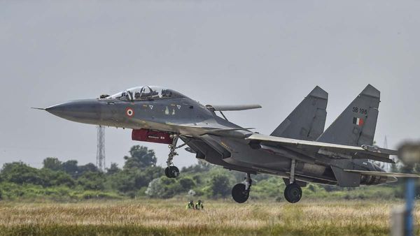 મધ્ય પ્રદેશમાં સુખોઈ-30 અને મિરાજ 2000 વિમાન તેમજ રાજસ્થાનમાં ચાર્ટર એરક્રાફ્ટ ક્રેશ