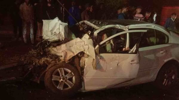 મુંબઈ-અમદાવાદ હાઈવે પર લક્ઝરી બસ અને કાર વચ્ચે થઈ ભીષણ ટક્કર, 4 લોકોના ઘટના સ્થળે મોત