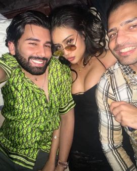 ફોટો વાયરલ થઈ રહ્યા છે