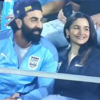 આલિયા ભટ્ટ ખૂબ જ સુંદર લાગી રહી છે