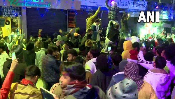 અમદાવાદમાં નવા વર્ષની રાત્રે 700 લોકોને પીધેલી હાલતમાં ઝડપી પાડવામાં આવ્યા