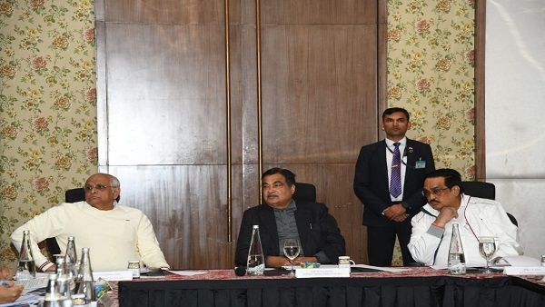 મુખ્યમંત્રી ભુપેન્દ્રભાઈ પટેલની ઉપસ્થિતમાં રાજ્યમાં વિવિધ હાઈવે પ્રોજેક્ટ્સ પર ઉચ્ચસ્તરીય બેઠકમાં ચર્ચા