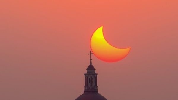 1 હજાર વર્ષમાં પહેલીવાર પૃથ્વીની સૌથી નજીક આવી રહ્યો છે ચંદ્ર, લોકોને નહી આવે નજર, જાણો કારણ