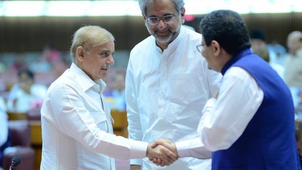 પાકિસ્તાનમાં 100થી વધુ હુમલા