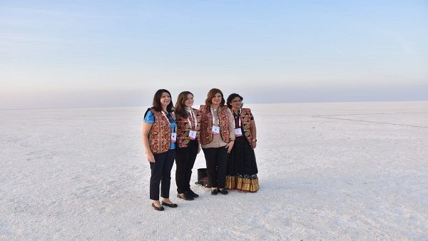 કચ્છના ઘોરડોમાં જી 20 સમીટના ભાગ લેવા આવ્યા ડેલગેટ્સે કચ્છના રણની મજા માણી