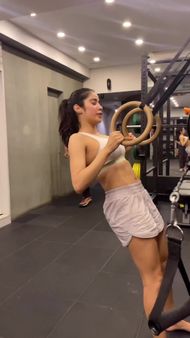 જ્હાન્વી હાલમાં જ ફિલ્મ ગુડ લક જેરીમાં જોવા મળી હતી જ્હાન્વી હાલમાં જ ફિલ્મ ગુડ લક જેરીમાં જોવા મળી હતી