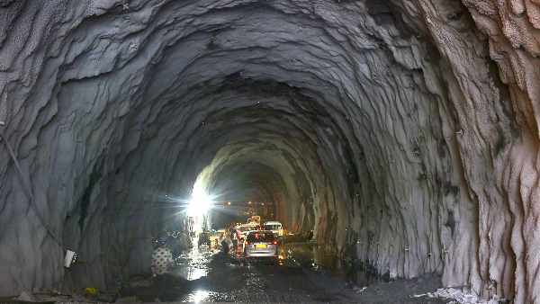 કેટલાક ક્ષેત્રો નિરાશાજનક છે કેટલાક ક્ષેત્રો નિરાશાજનક છે