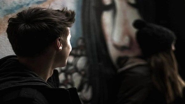 ક્યાંક એવુ ન બને કે એ તમારી સાથે બહેનની જેમ વર્તતી હોય