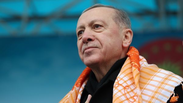 હવે વિપક્ષ થઇ રહ્યું છે હાવી હવે વિપક્ષ થઇ રહ્યું છે હાવી