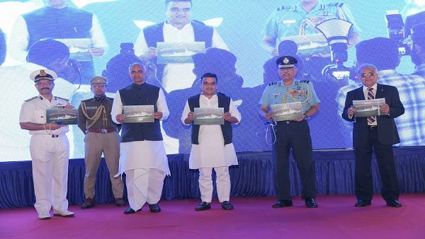 કોસ્ટગાર્ડના સૈનિકોએ ધૈર્ય અને શૌર્યથી સમુદ્રના તાલ-તરંગો સામે લડીને સીમાની સુરક્ષા સાચવી છે