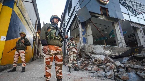 Kashmir: અતિક્રમણ અભિયાન પર આતંકવાદી સંગઠનની ધમકી, રાજસ્વ વિભાગના કર્મચારીઓને બનાવશે નિશાન