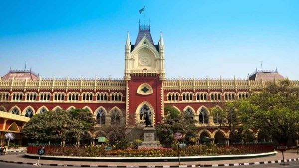 જબરદસ્તીથી સગીરનાં અંડરગારમેન્ટ ઉતારવા એ બળાત્કાર સમાન-કલકત્તા હાઈકોર્ટ