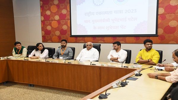 મુખ્યમંત્રી ભૂપેન્દ્ર પટેલની મુલાકાતે ABVPની રાષ્ટ્રીય એકાત્મતા યાત્રામાં સામેલ પૂર્વોત્તર ભારતના યુવાનો