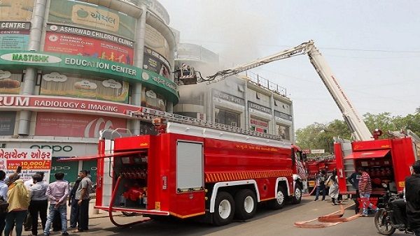 અમદાવાદ ફાયર બ્રિગેડે ૫૪ દિવસમાં 200 થી વધુ લોકોના જીવ બચાવ્યા, ૨૦૨૩માં ૪૬૨ ફાયર કોલ મળ્યા