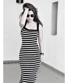 સનગ્લાસ પહેરી લુકમાં ચાર ચાંદ લગાવ્યા