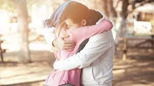 તણાવ ઘટાડે છે હગ તણાવ ઘટાડે છે હગ