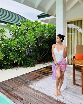 પિંક સ્કાફે ચાર ચાંદ લગાવ્યા