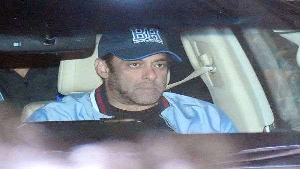 મુંબઇ: ડોક્ટરના ક્લિનિક બહાર દેખાયા સલમાન ખાન, લોકો બોલ્યા- ટાઇગર ઘરડો થઇ ગયો