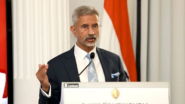 અમેરિકા અને યુરોપને લગાવી હતી લતાડ