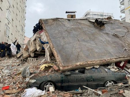 Turkey Earthquake : તુર્કીએમાં 4.7ની તીવ્રતાનો ભૂકંપ, મૃત્યુઆંક 34000ને પાર