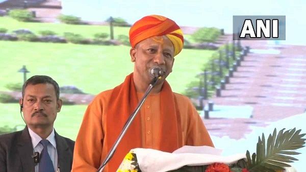 સદનમાં ગુંજ્યો રામચરિત માનસનો મુદ્દો, CM યોગીએ સમજાવ્યો તાડવાનો મતલબ