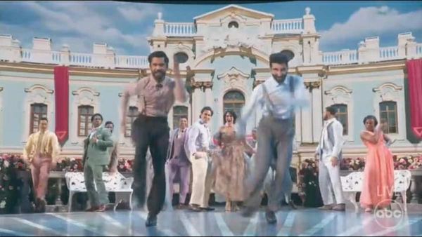 Oscars 2023: નાટુ નાટુ ગીતે ઑસ્કરના સ્ટેજ પર મચાવી ધૂમ, સ્ટેન્ડીંગ ઓવેશન સાથે ઝૂમી ઉઠ્યુ હૉલિવુડ, જુઓ Video