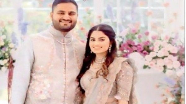 પરંપરાગત પોષાકમાં જોવા મળ્યુ યુગલ