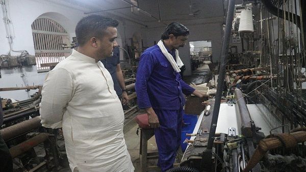 ગૃહ રાજ્ય મંત્રી હર્ષ સંઘવીએ સાબરમતી મધ્યસ્થ જેલની ઓચિંતી મુલાકાત લીધી