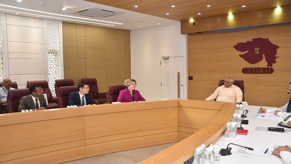 ભરૂચ-દહેજ એક્સપ્રેસ-વે સહિત માર્ગ વિકાસના અન્ય પ્રોજેક્ટ્સ ના સુચારૂ અમલીકરણ માટે દિશાનિર્દેશો આપ્યા