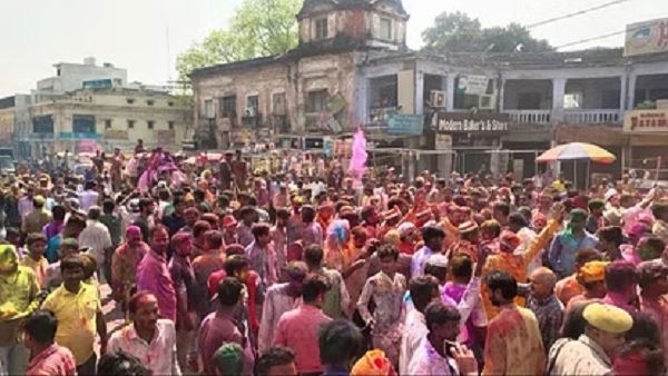 તોફાની તત્વો પર નજર રાખે પોલીસ તોફાની તત્વો પર નજર રાખે પોલીસ