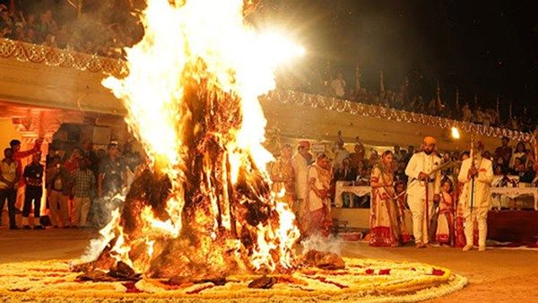 હોળીની રાખના ઉપાય