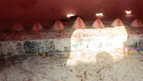 હોળીના દિવસે ધાર્મિક કાર્યક્રમોનું આયોજન કરવામાં આવે છે