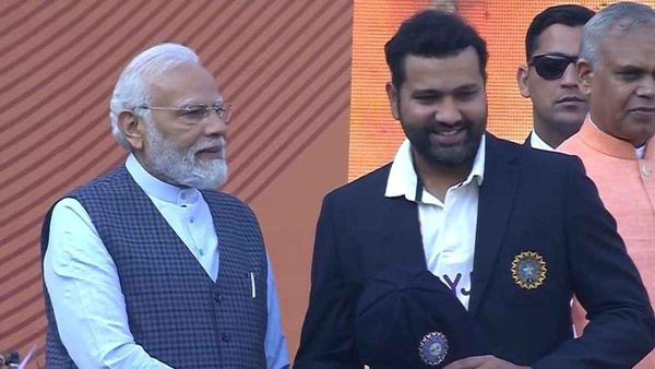 IND vd AUS: બંને PM ની હાજરીમાં થયો ટોસ, ઓસ્ટ્રેલિયાએ પહેલા બેટિગનો લિધો નિર્ણય