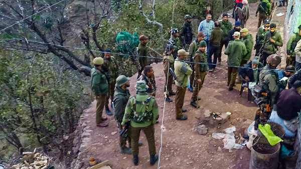 પાકિસ્તાની નાગરિકોની એલઓસી પર પહોંચવાની નાકામ કોશિશ પાકિસ્તાની નાગરિકોની એલઓસી પર પહોંચવાની નાકામ કોશિશ