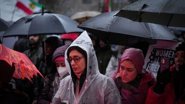 કોણ આપી રહ્યું છે ઇરાની વિદ્યાર્થીનીઓને ઝેર?