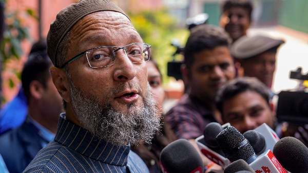 'સાહિબ નવાબ મલિકને જેલમાં ધકેલી દેનારાઓને સમર્થન આપી રહ્યા છે' 'સાહિબ નવાબ મલિકને જેલમાં ધકેલી દેનારાઓને સમર્થન આપી રહ્યા છે'