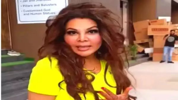 લંડનથી મુંબઈ પરત ફરી રાખી સાવંત 