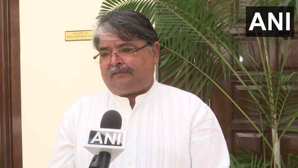 રાહુલ ગાંધી માફી નહી માંગે તો FIR દાખલ કરીશ: સાવરકરના પૌત્ર રંજીત સાવરકર