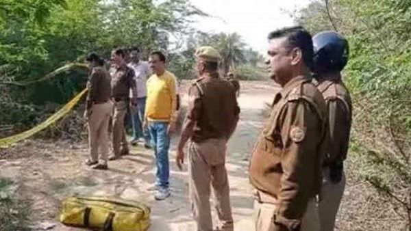 પોલીસ તેને ઘરેથી લઇ ગઇ