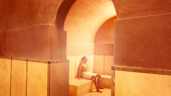 વિદેશી મહેમાનોને આમંત્રણ અપાય છે