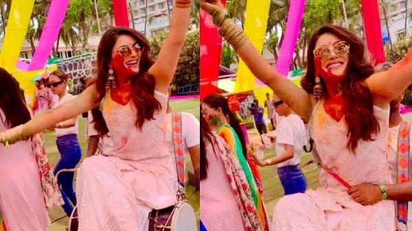 ઉર્વશી રૌતેલાની હોળી ઉર્વશી રૌતેલાની હોળી