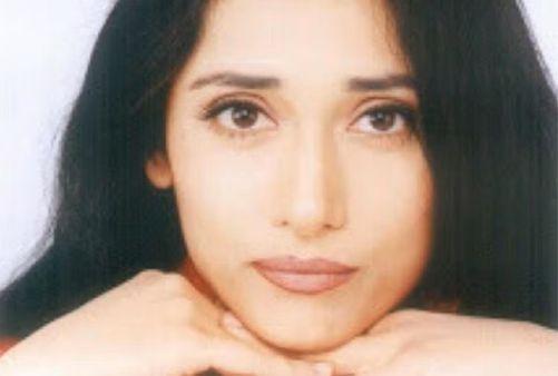 શાહિદ માટે તેની બાજુમાં રહેવા આવી શાહિદ માટે તેની બાજુમાં રહેવા આવી