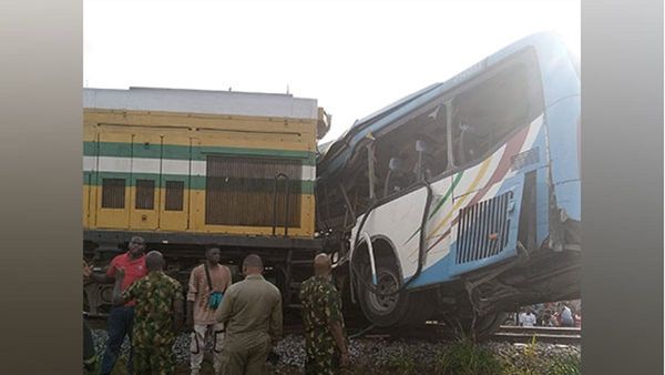 નાઇજીરિયામાં બસ ટ્રેન સાથે ટકારાઇ, 6 લોકોના મોત, એનક લોકો ઇજાગ્રસ્ત